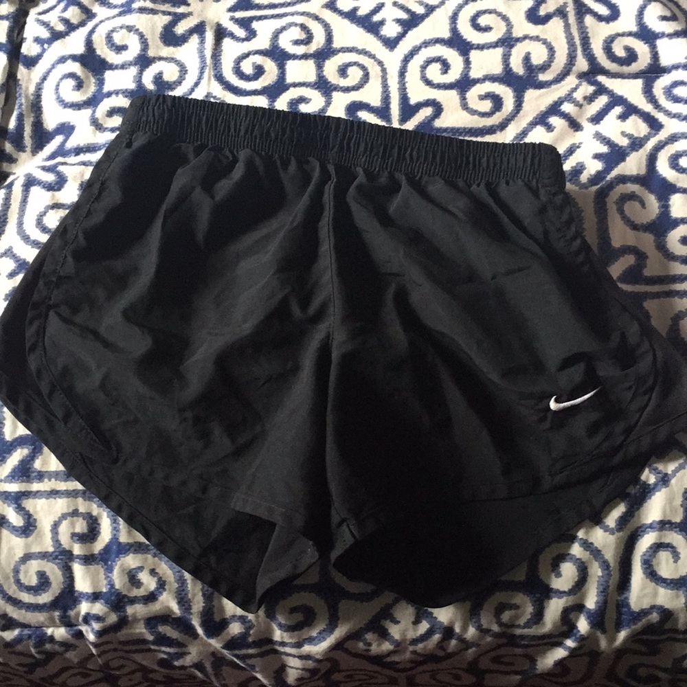10/12 Youth Medium Nike Fit Black Shorts